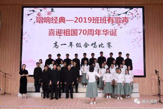 奔驰SUV“杀疯了”！32万降到22万，新款7座配置，奢华内饰超宝马